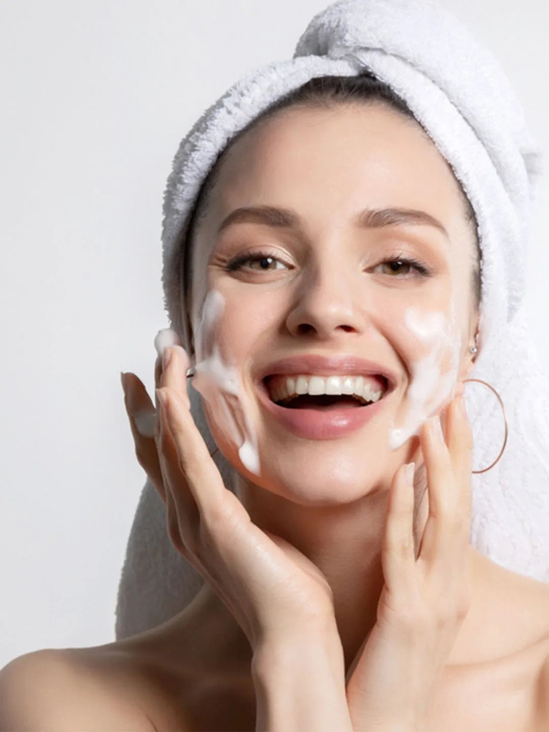 Golden Pearl Pakistan Pack of 3 (Whitening Soap - Acne Prone & Oily Skin, Whitening Soap - Normal Skin & Whitening Soap - Dry Skin ) Deal