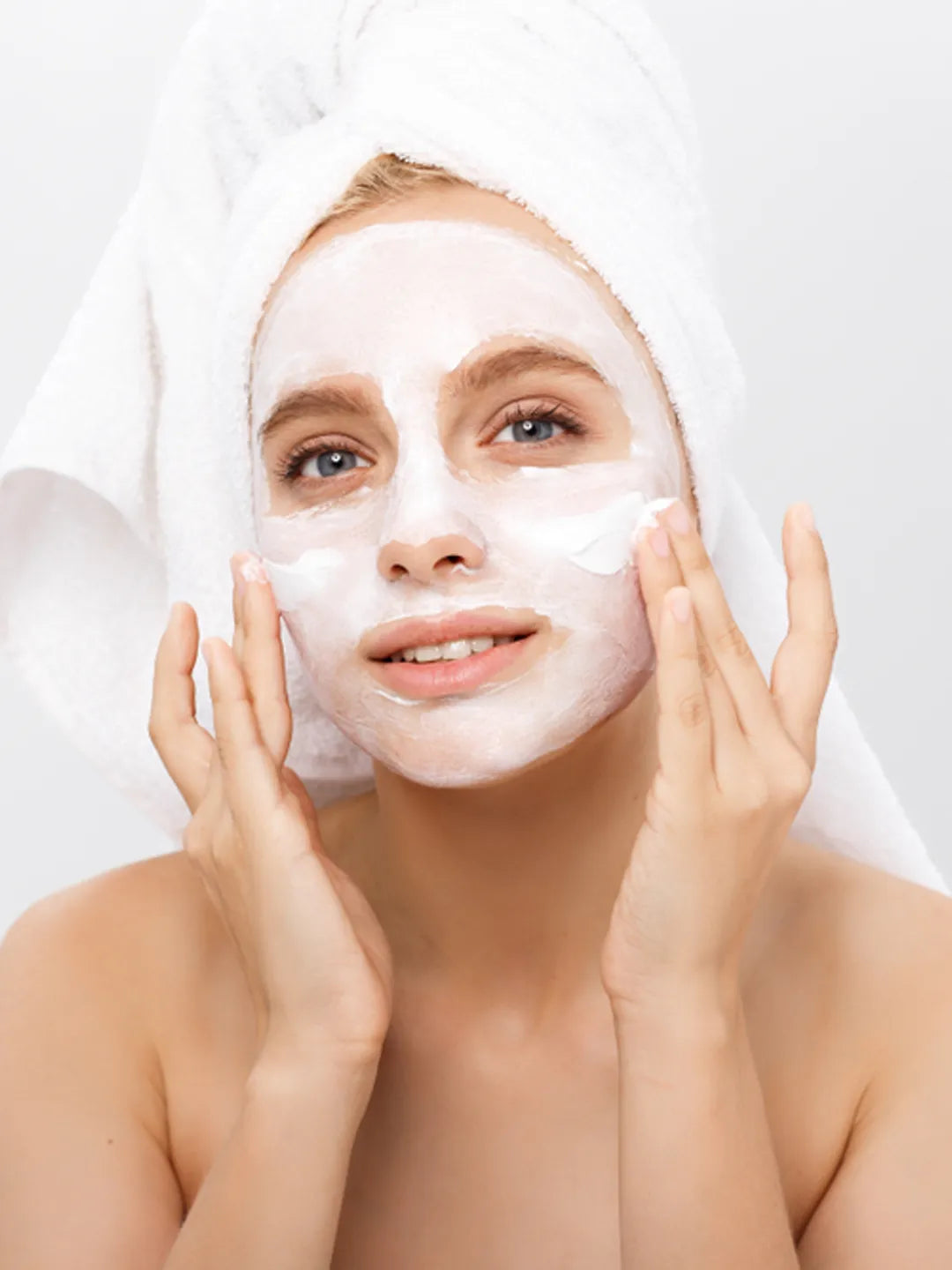 Golden Pearl Pakistan Fruity Whitening Urgent Facial