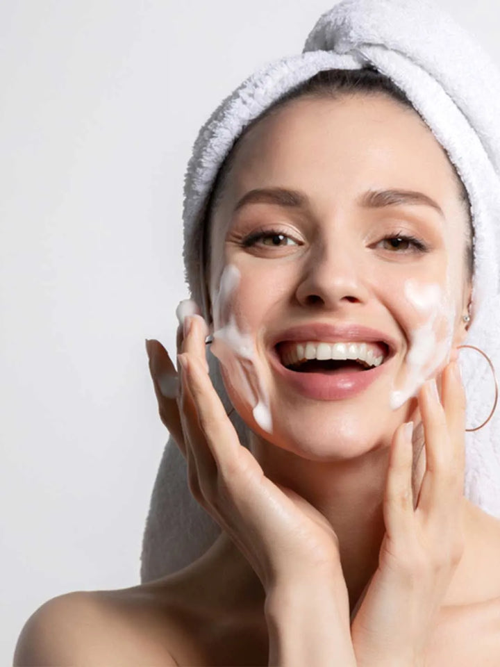 Golden Pearl Pakistan Light &amp; Glow Face Wash
